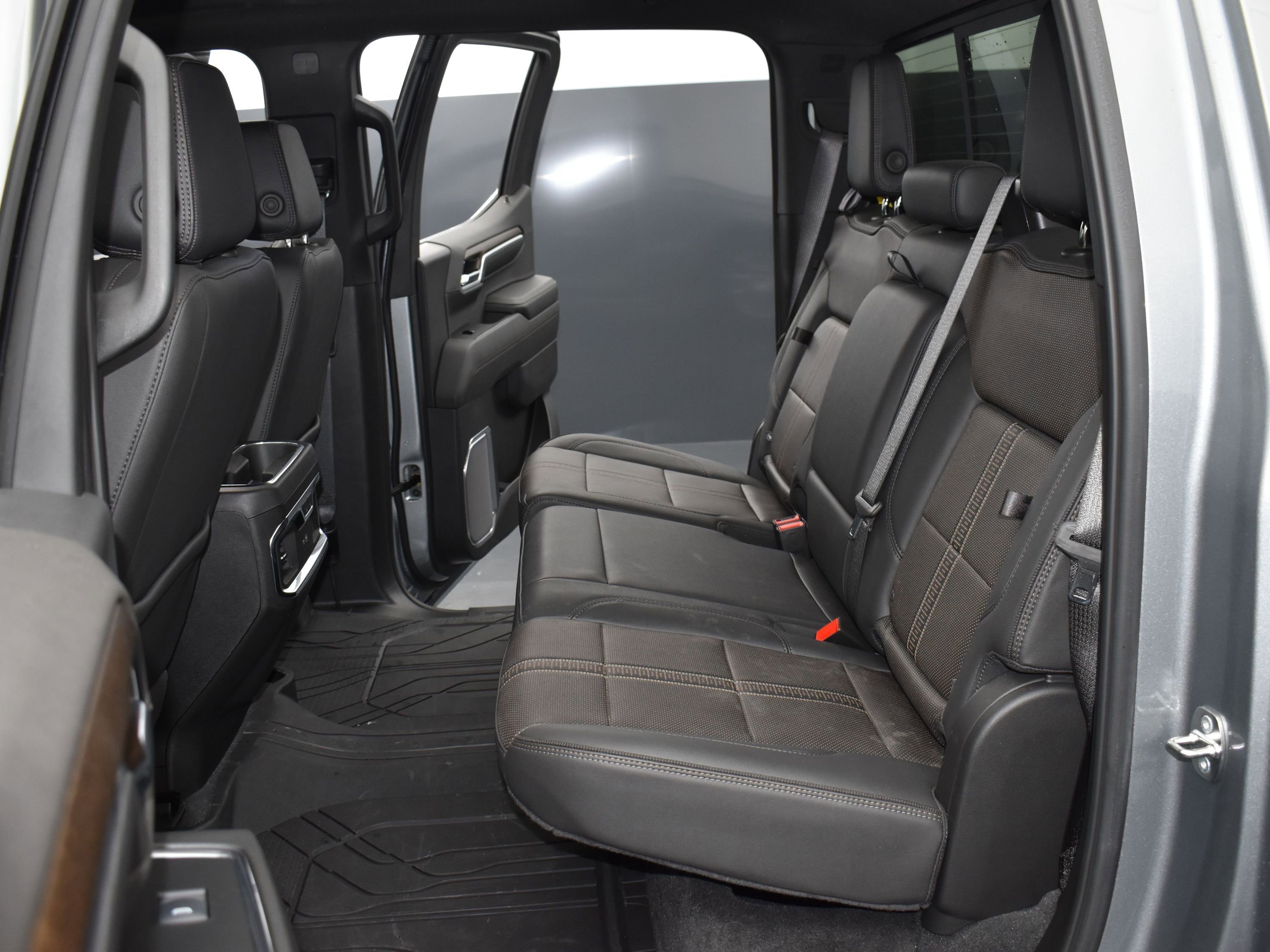 Used 2024 Chevrolet Silverado 1500 High Country AWD/4WD image 21