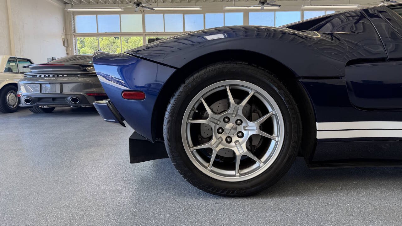 Used 2006 Ford GT RWD image 68
