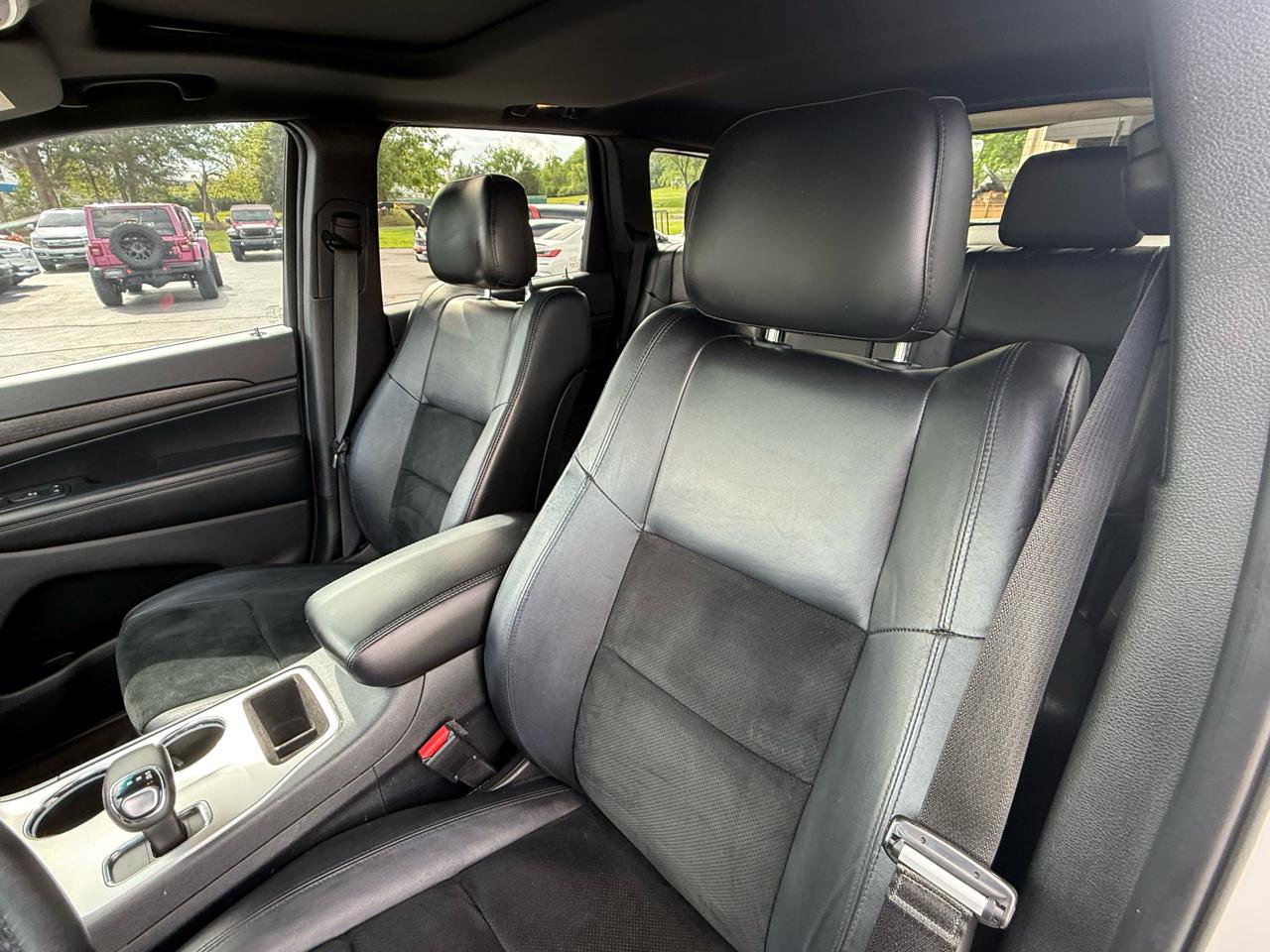 Used 2015 Jeep Grand Cherokee Altitude AWD/4WD image 15