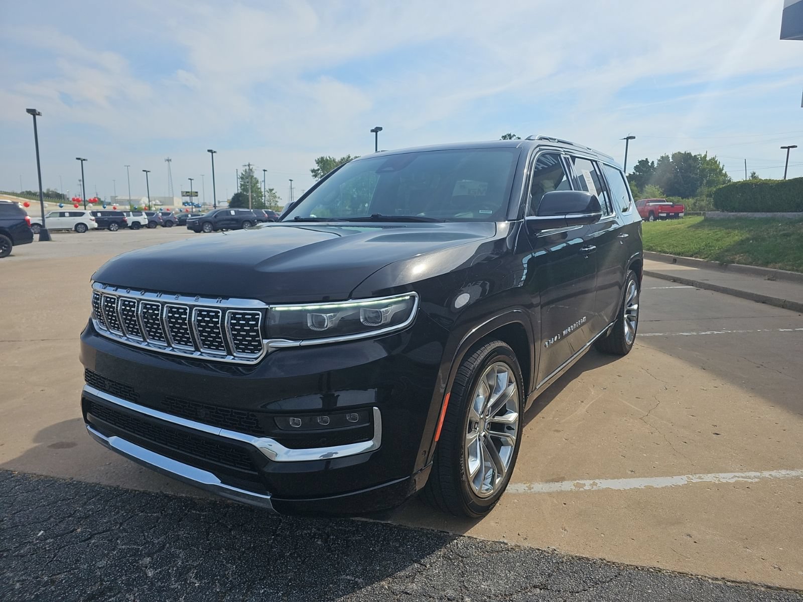 Used 2023 Jeep Grand Wagoneer Series II AWD/4WD image 7