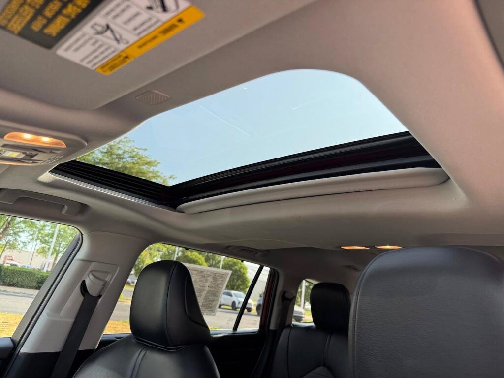 Certified 2020 Toyota Highlander XLE AWD/4WD image 5