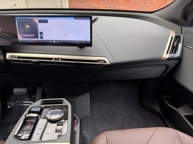Used 2026 BMW iX xDrive45 image 17
