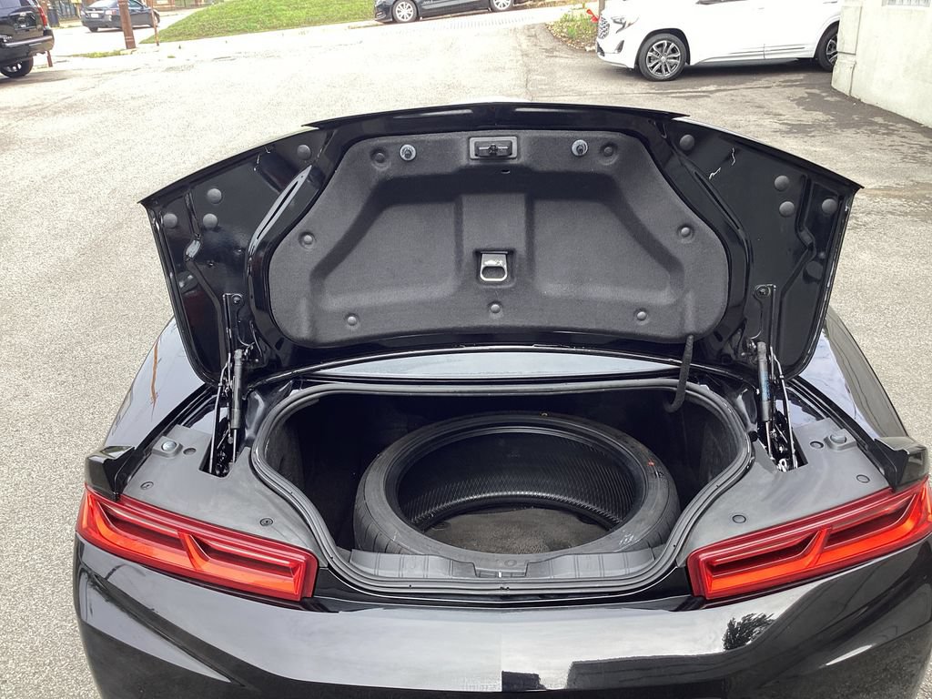Used 2018 Chevrolet Camaro LT w/ RS Package RWD image 10