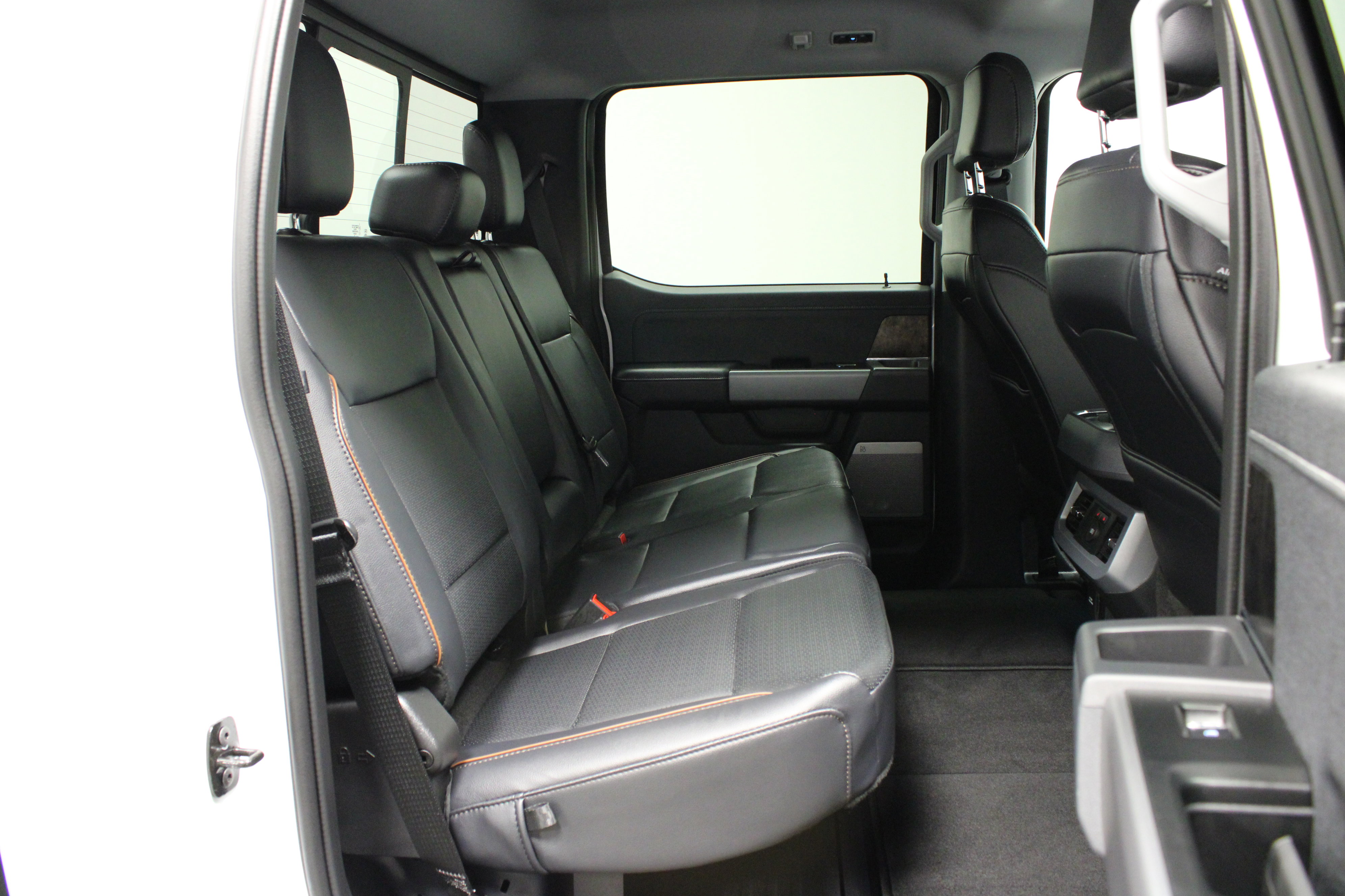 Used 2025 Ford F250 Lariat image 17