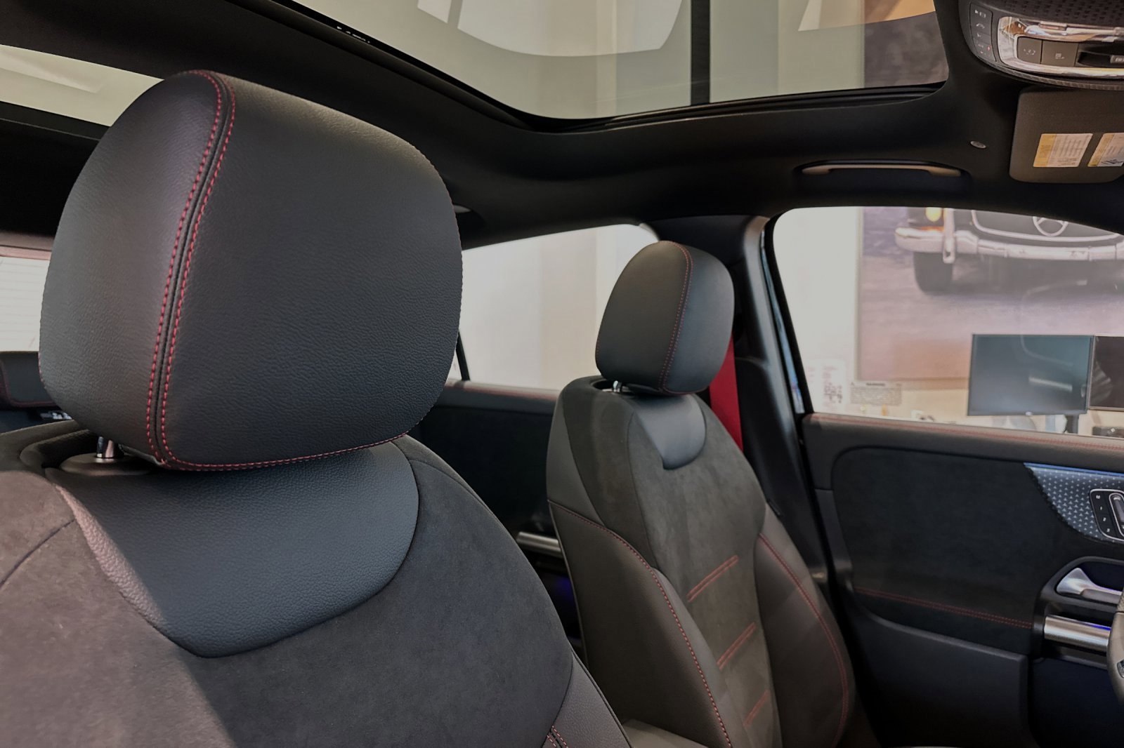 New 2025 Mercedes-Benz GLA 35 AMG 4MATIC image 16