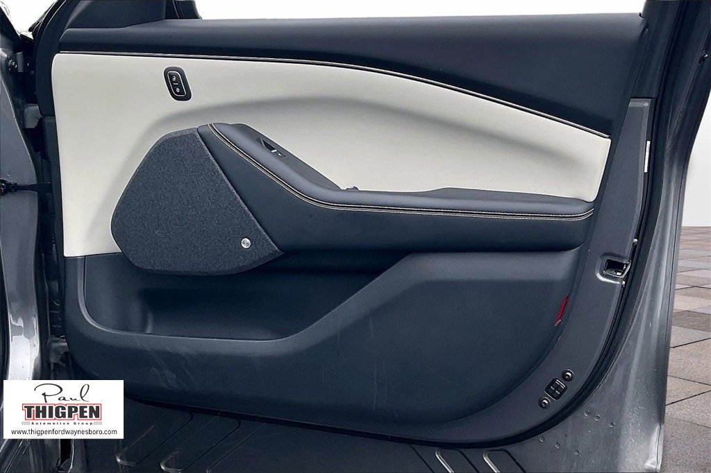 Used 2021 Ford Mustang Mach-E Premium image 23