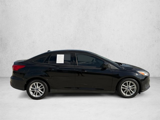 Used 2018 Ford Focus SE FWD image 4