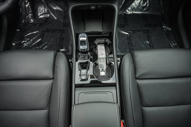 New 2026 Volvo XC40 B5 Plus w/ Climate Package AWD/4WD image 29