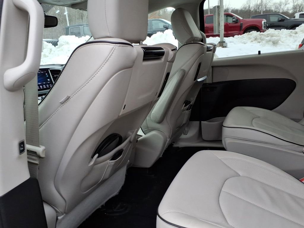 Used 2018 Chrysler Pacifica Limited w/ Advanced Safetytec Group image 13