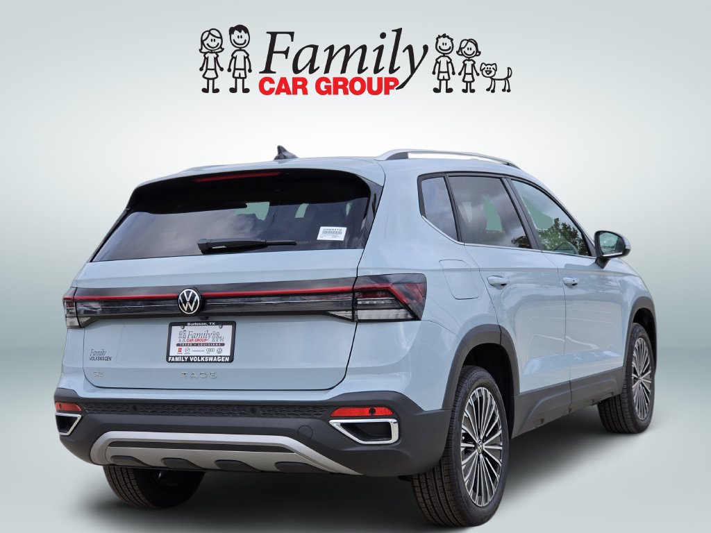New 2027 Volkswagen Taos SE FWD image 4