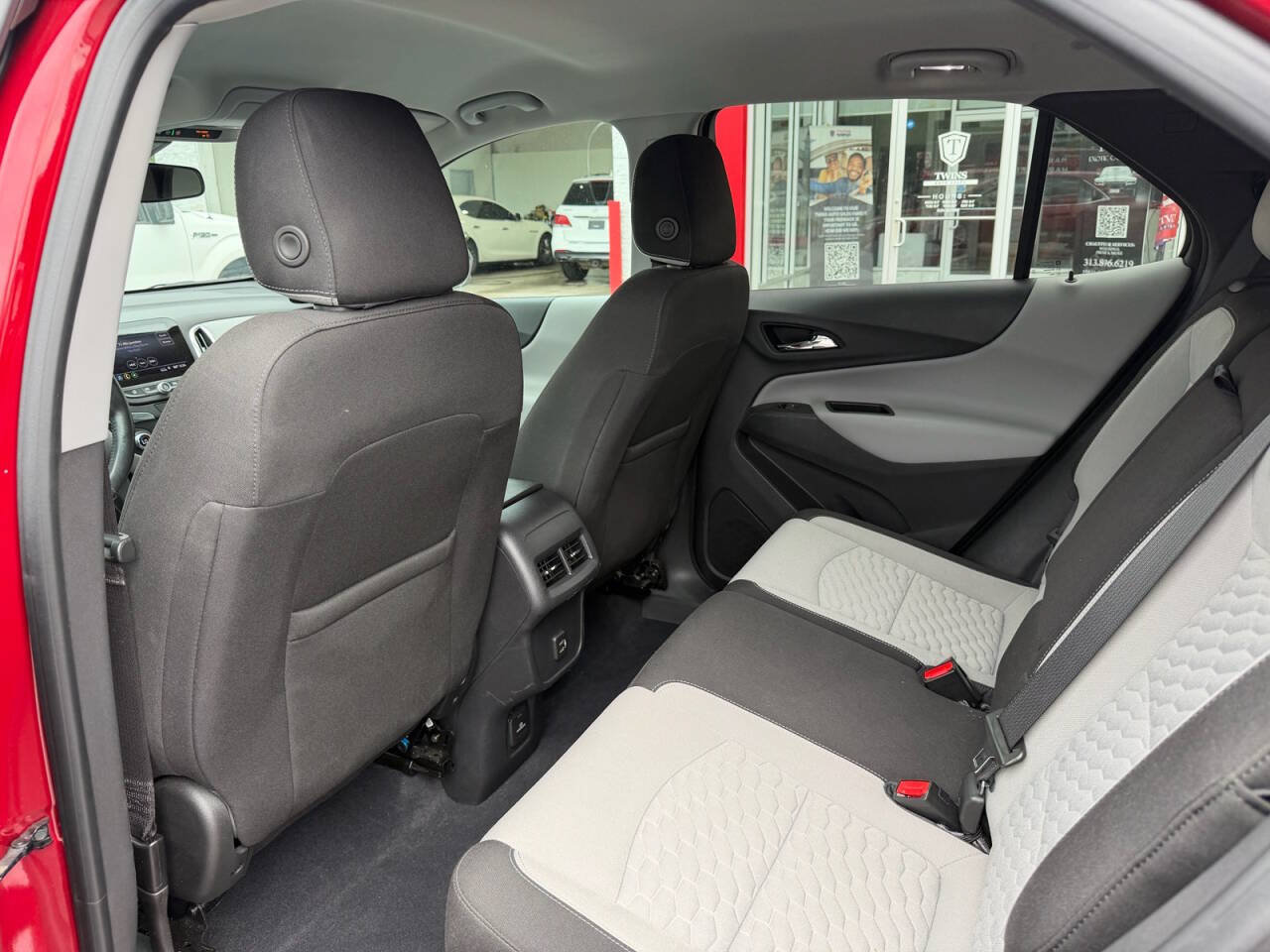 Used 2021 Chevrolet Equinox LT FWD image 21