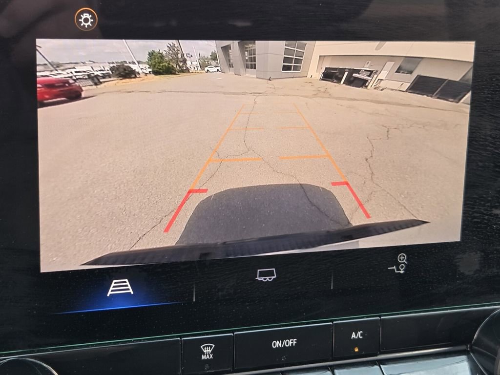 Used 2023 Chevrolet Colorado W/T image 18