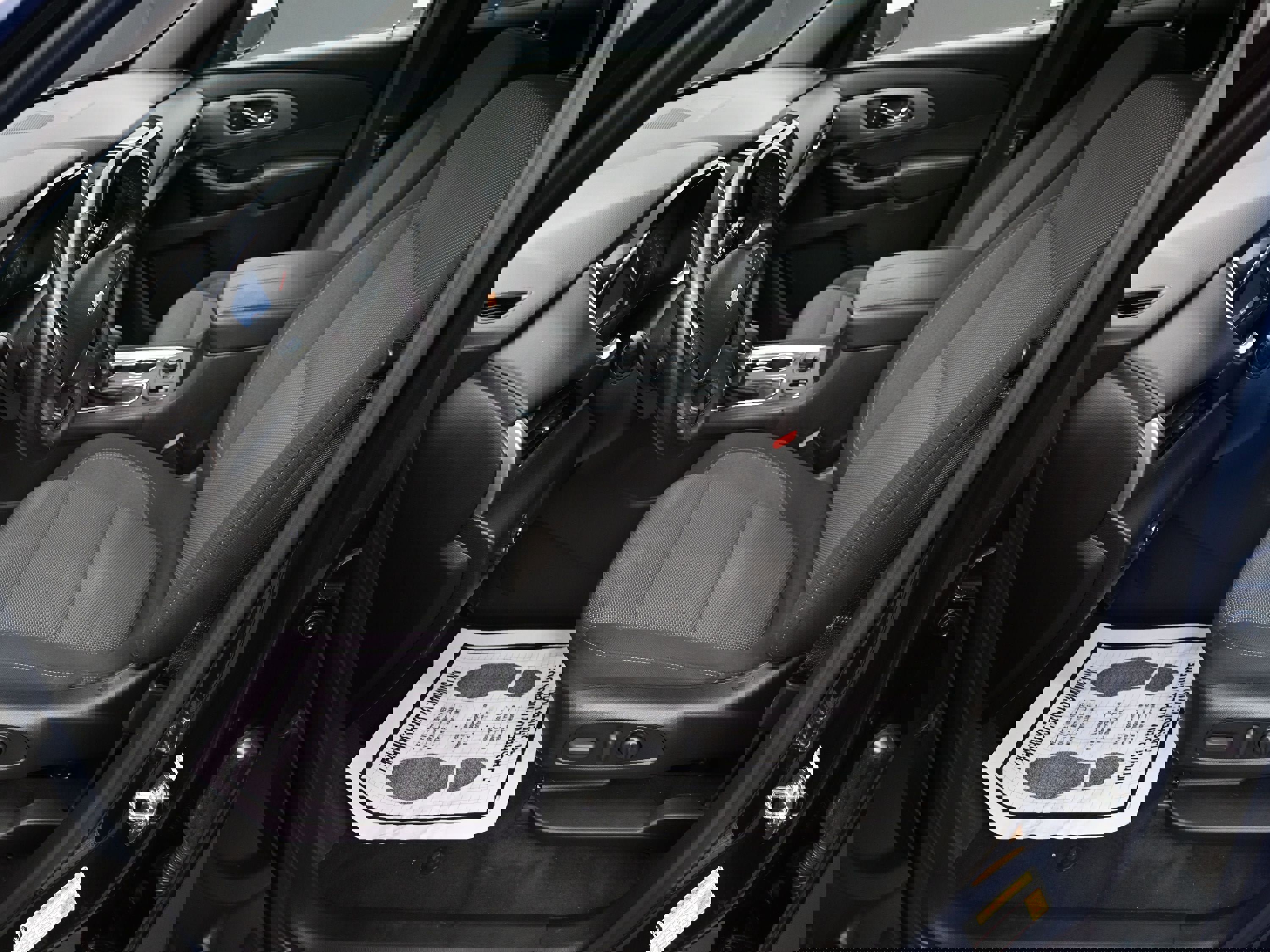 Used 2023 Chevrolet Traverse LT image 10