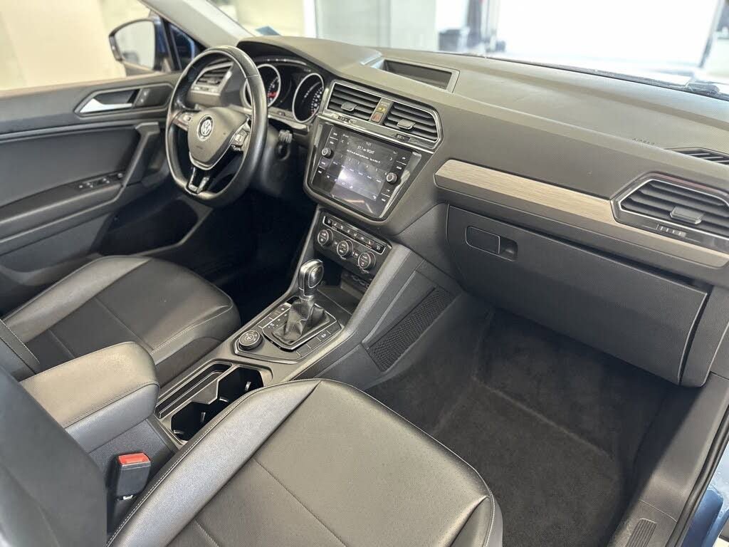 Used 2019 Volkswagen Tiguan SE w/ Panoramic Sunroof Package image 18