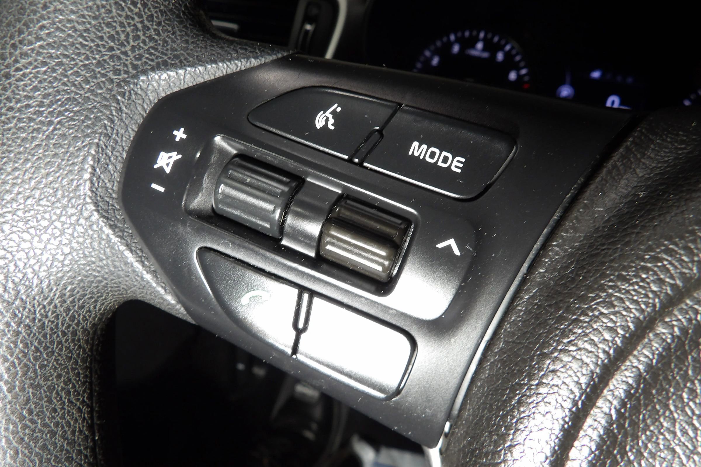 Used 2017 Kia Sorento L image 16