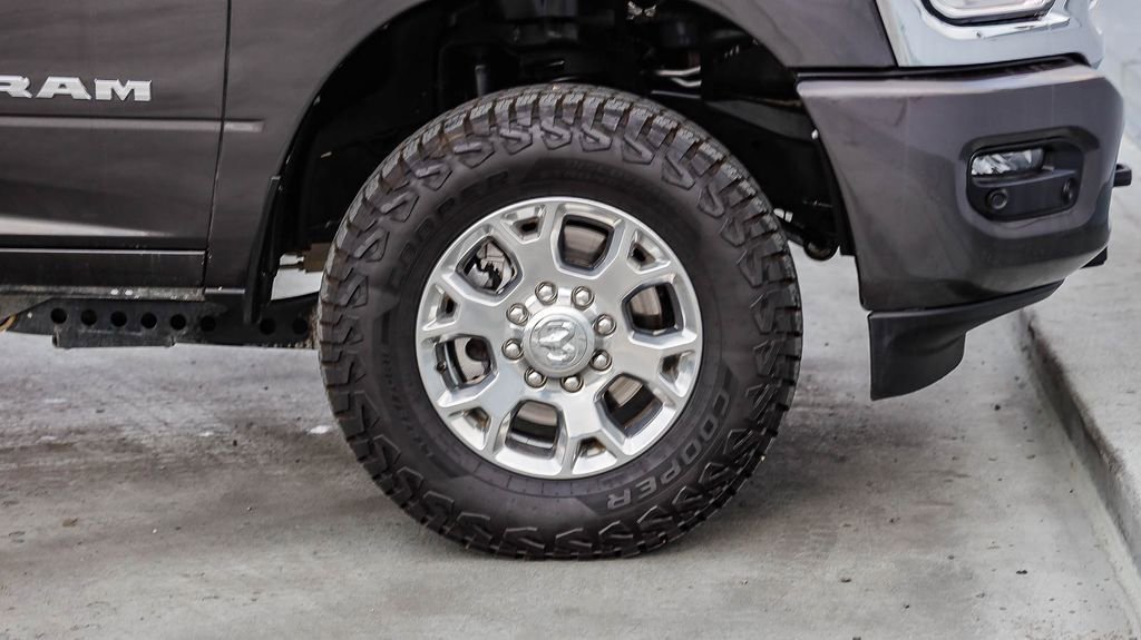 Used 2024 RAM 2500 Laramie AWD/4WD image 9
