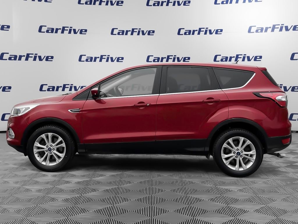Used 2017 Ford Escape SE w/ SE Cold Weather Package AWD/4WD image 2