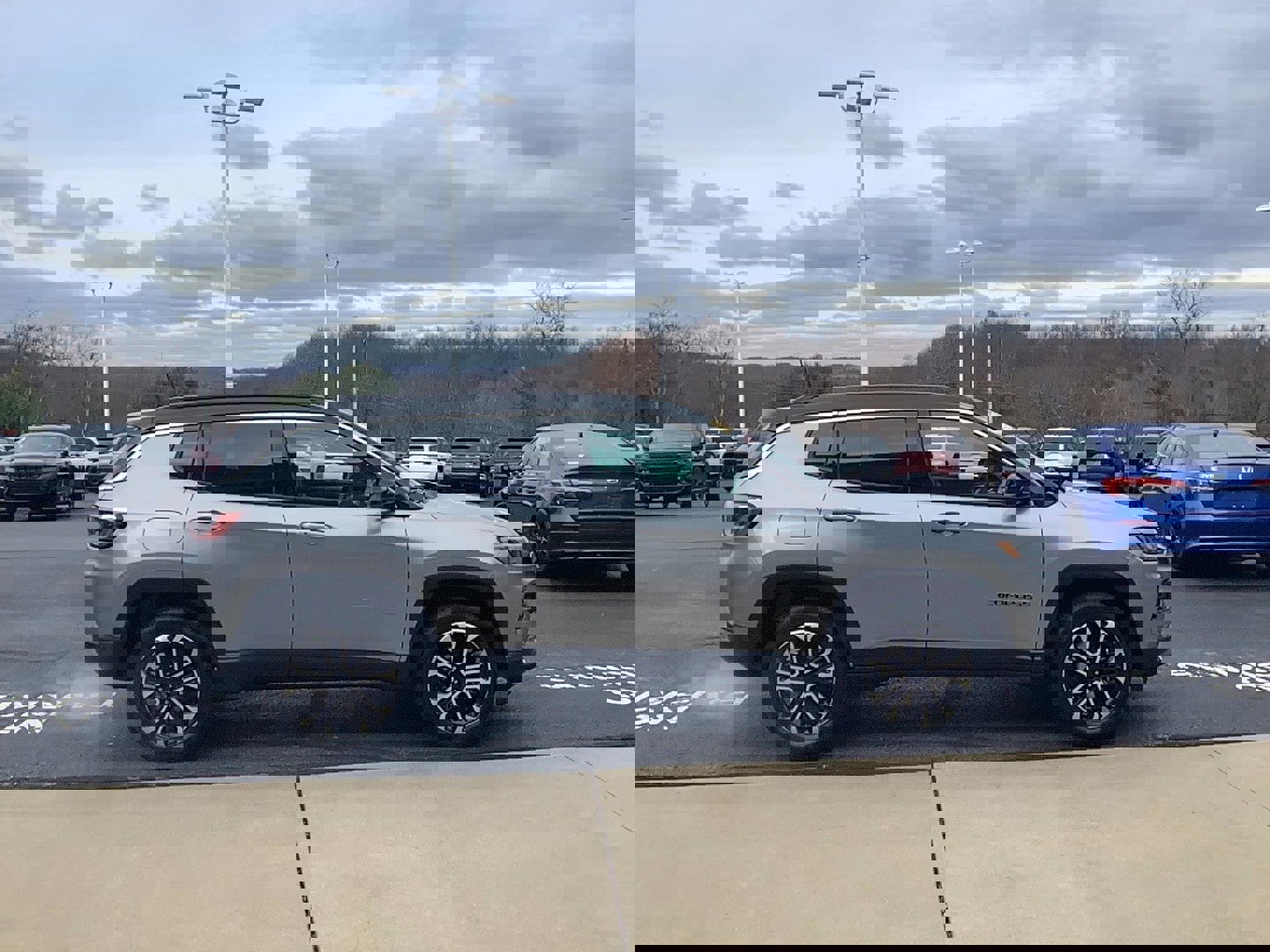 Used 2023 Jeep Compass Limited image 4