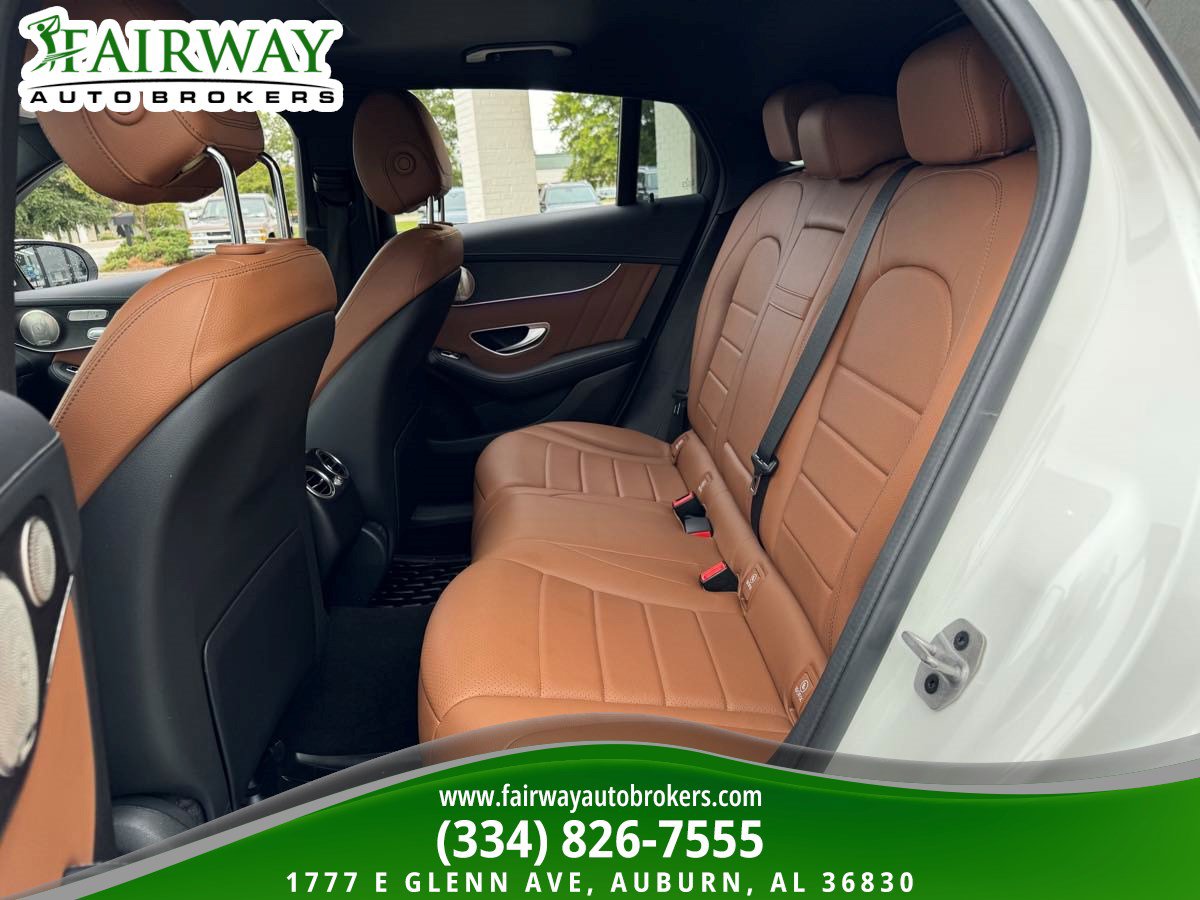 Used 2023 Mercedes-Benz GLC 300 4MATIC Coupe image 11