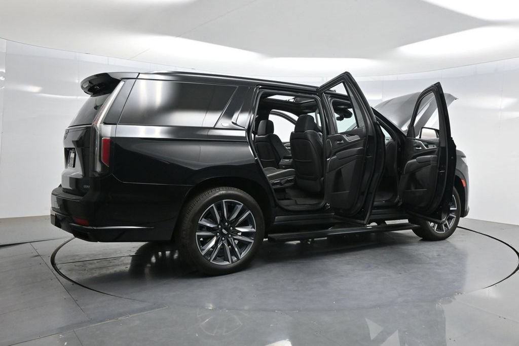 Used 2024 Cadillac Escalade Sport w/ Touring Package AWD/4WD image 4