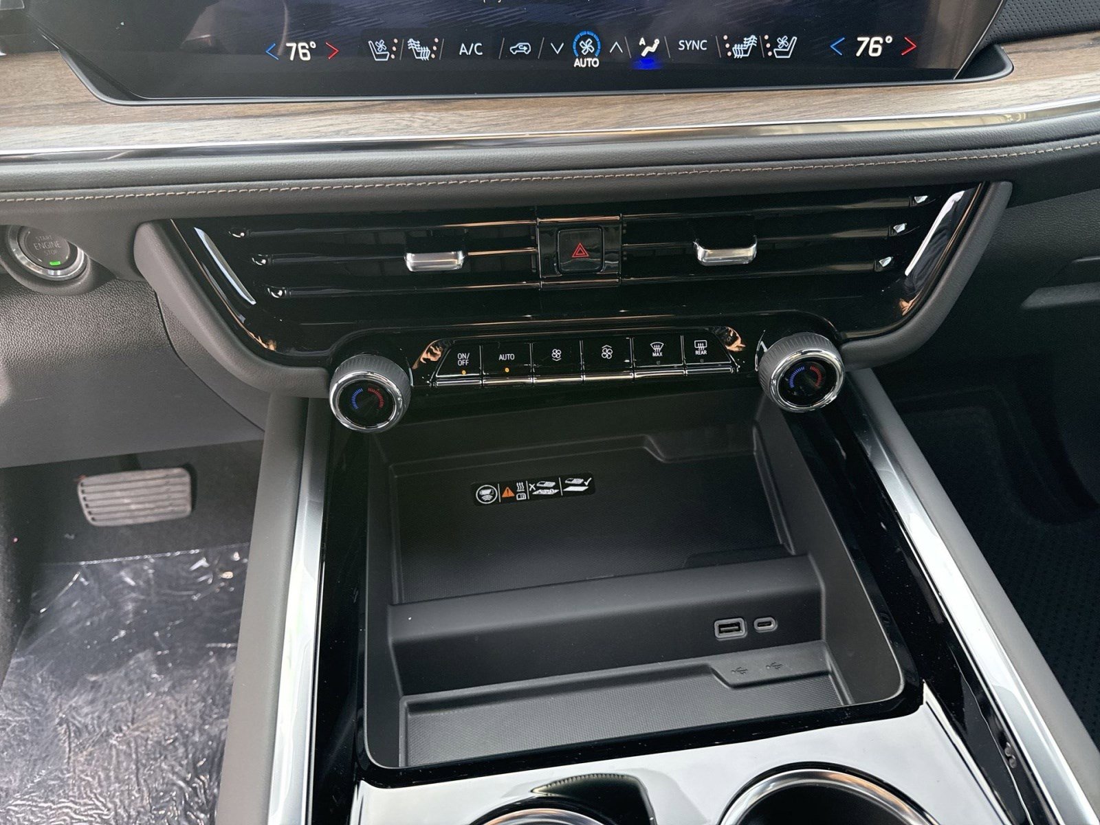 New 2026 Chevrolet Suburban High Country image 17