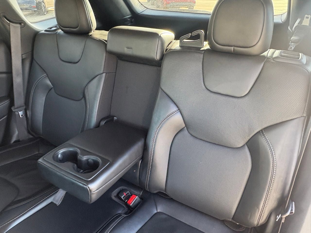 Used 2023 Jeep Cherokee Altitude Lux AWD/4WD image 31