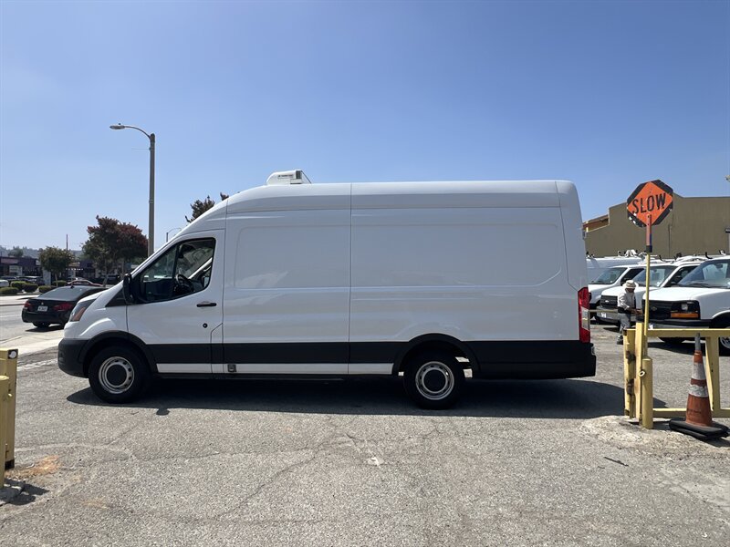Used 2022 Ford Transit 250 148 High Roof Extended RWD image 4