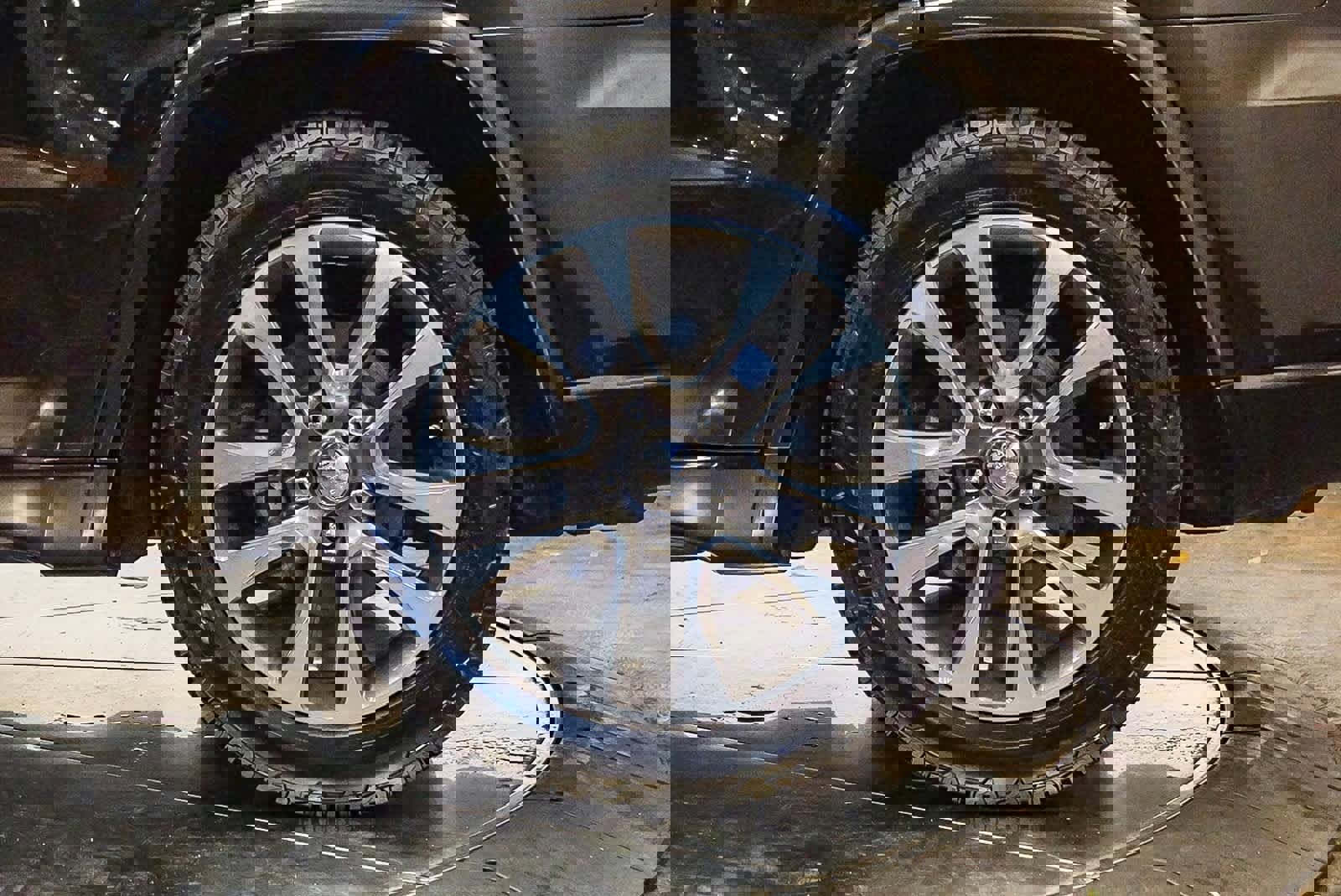 Used 2017 Jeep Grand Cherokee Overland image 10