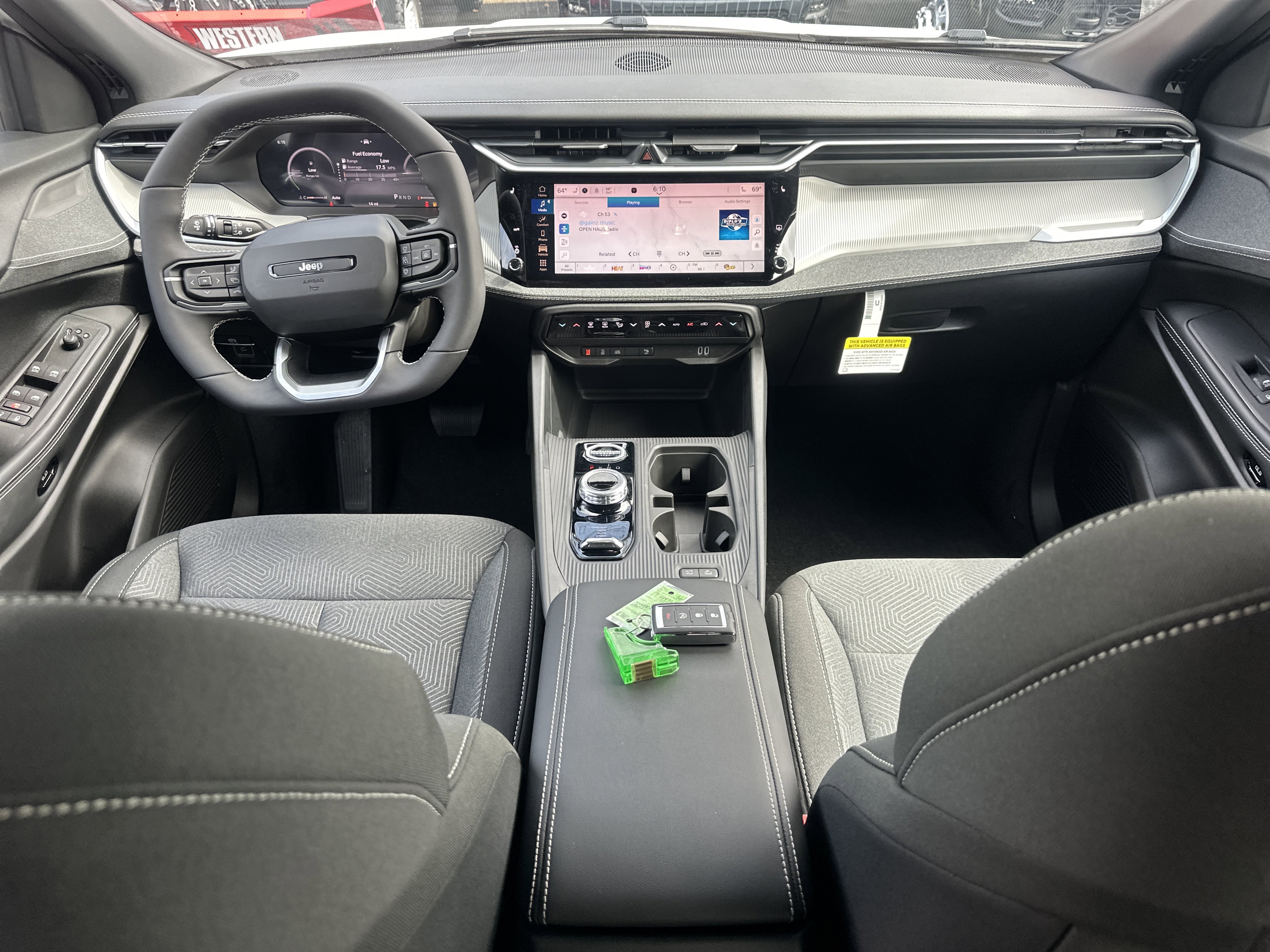 New 2026 Jeep Cherokee Laredo image 32