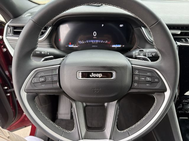 Used 2024 Jeep Grand Cherokee Laredo X AWD/4WD image 16
