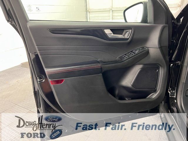 Used 2024 Ford Escape ST-Line image 25