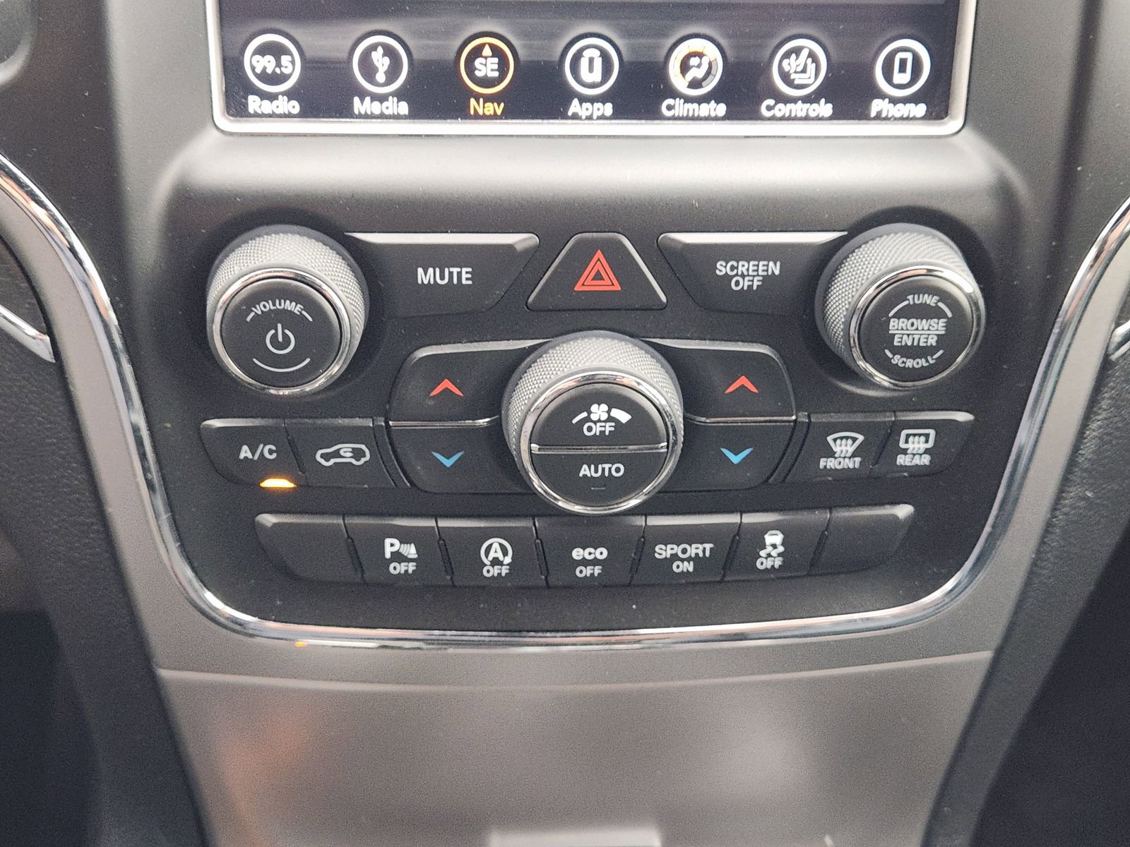 Used 2018 Jeep Grand Cherokee Limited w/ Luxury Group II RWD image 19