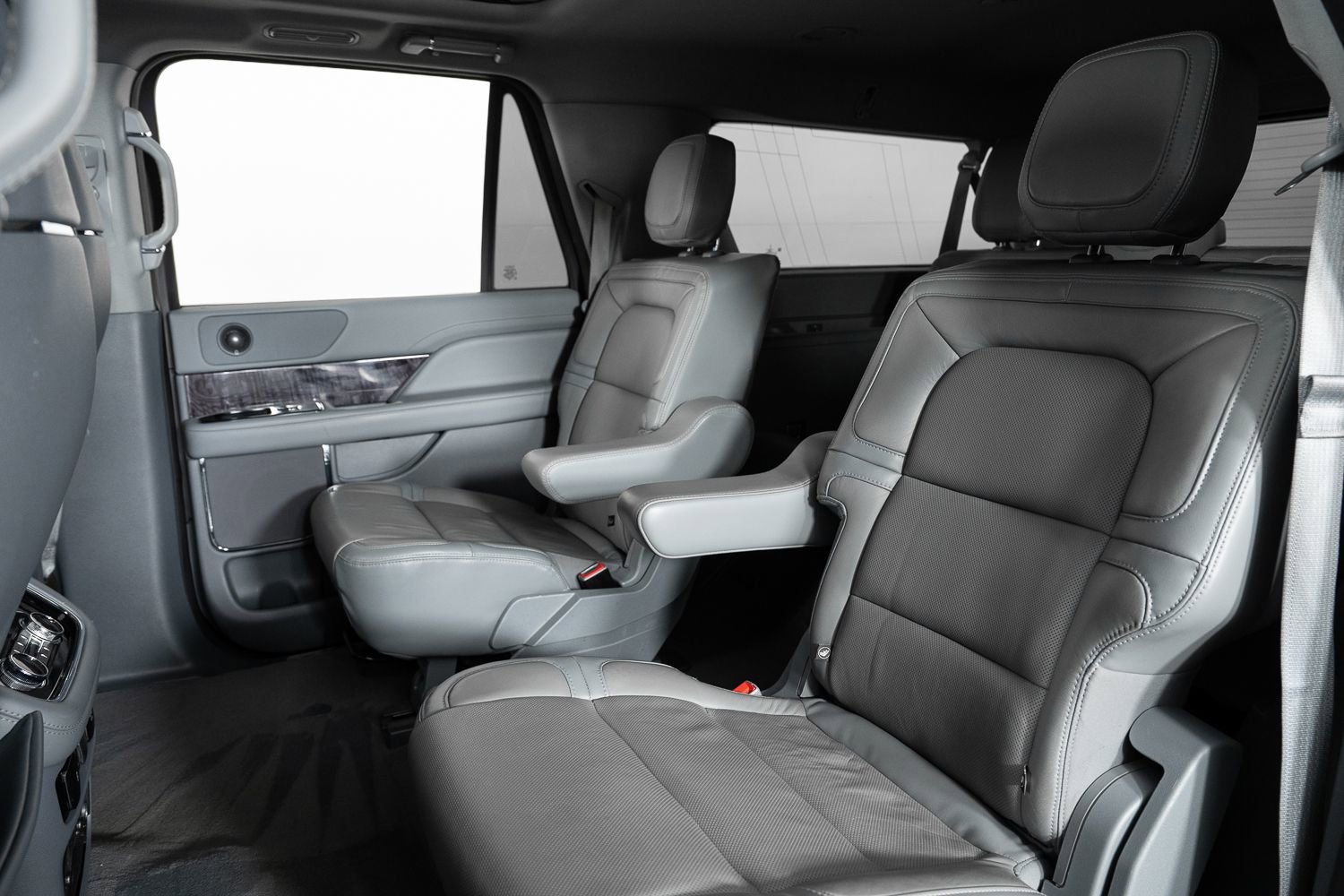 Used 2021 Lincoln Navigator L Reserve image 18