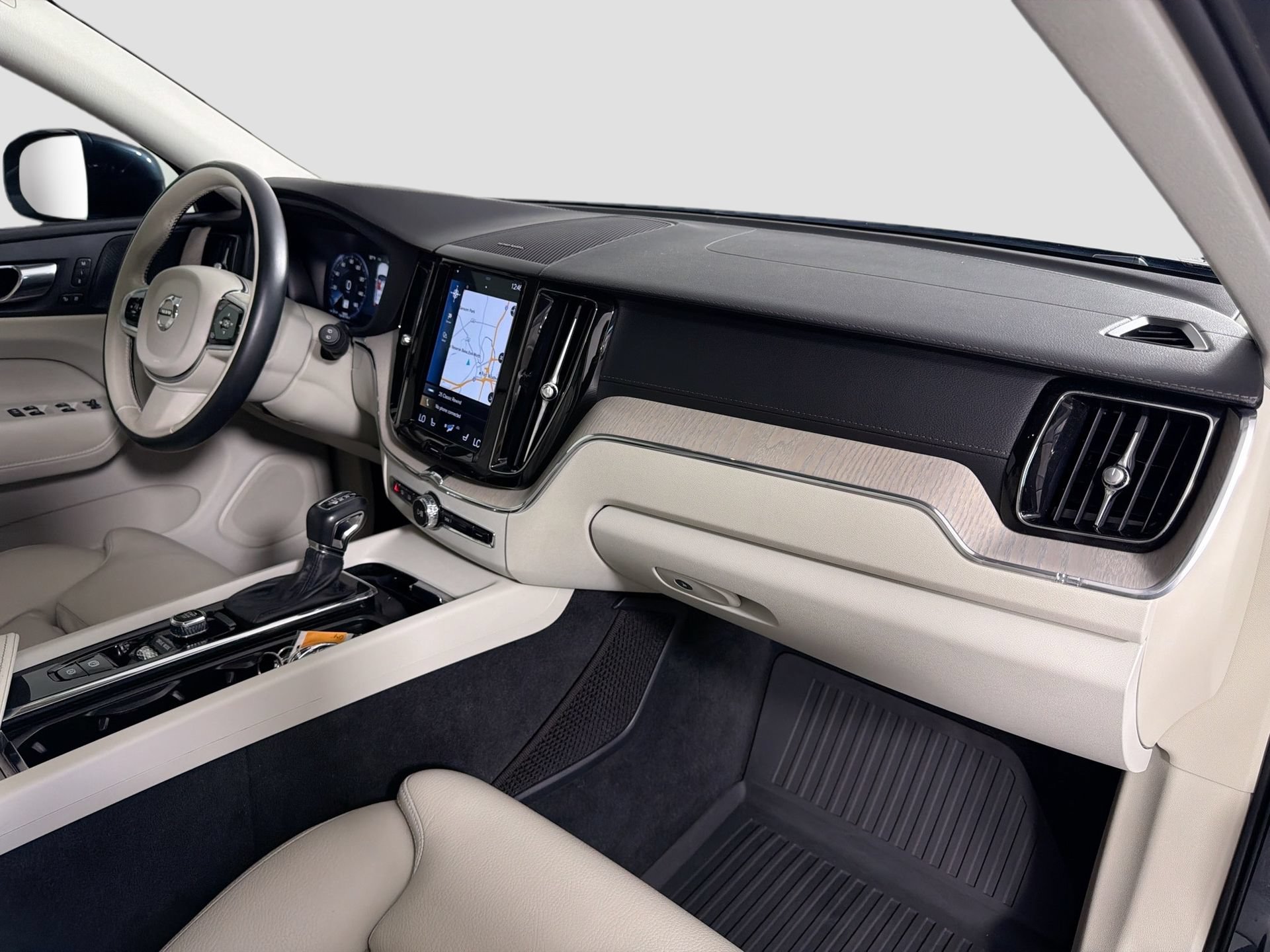 Used 2020 Volvo XC60 T5 Inscription w/ Protection Package Premier AWD/4WD image 32