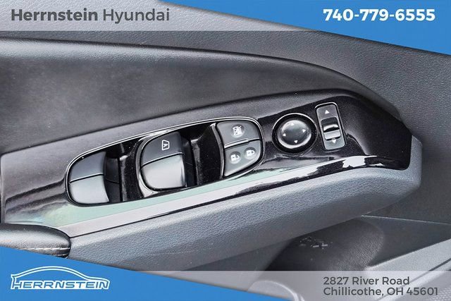 Used 2023 Nissan Altima 2.5 SV image 17