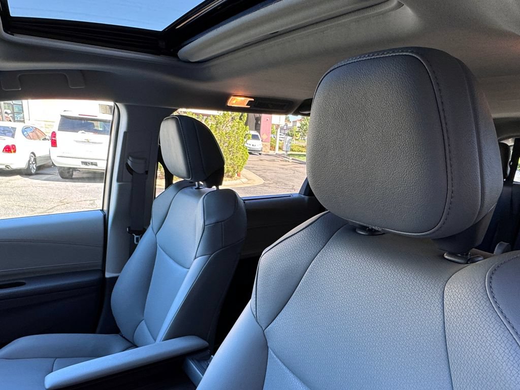 Used 2021 Toyota Sienna XLE AWD/4WD image 21
