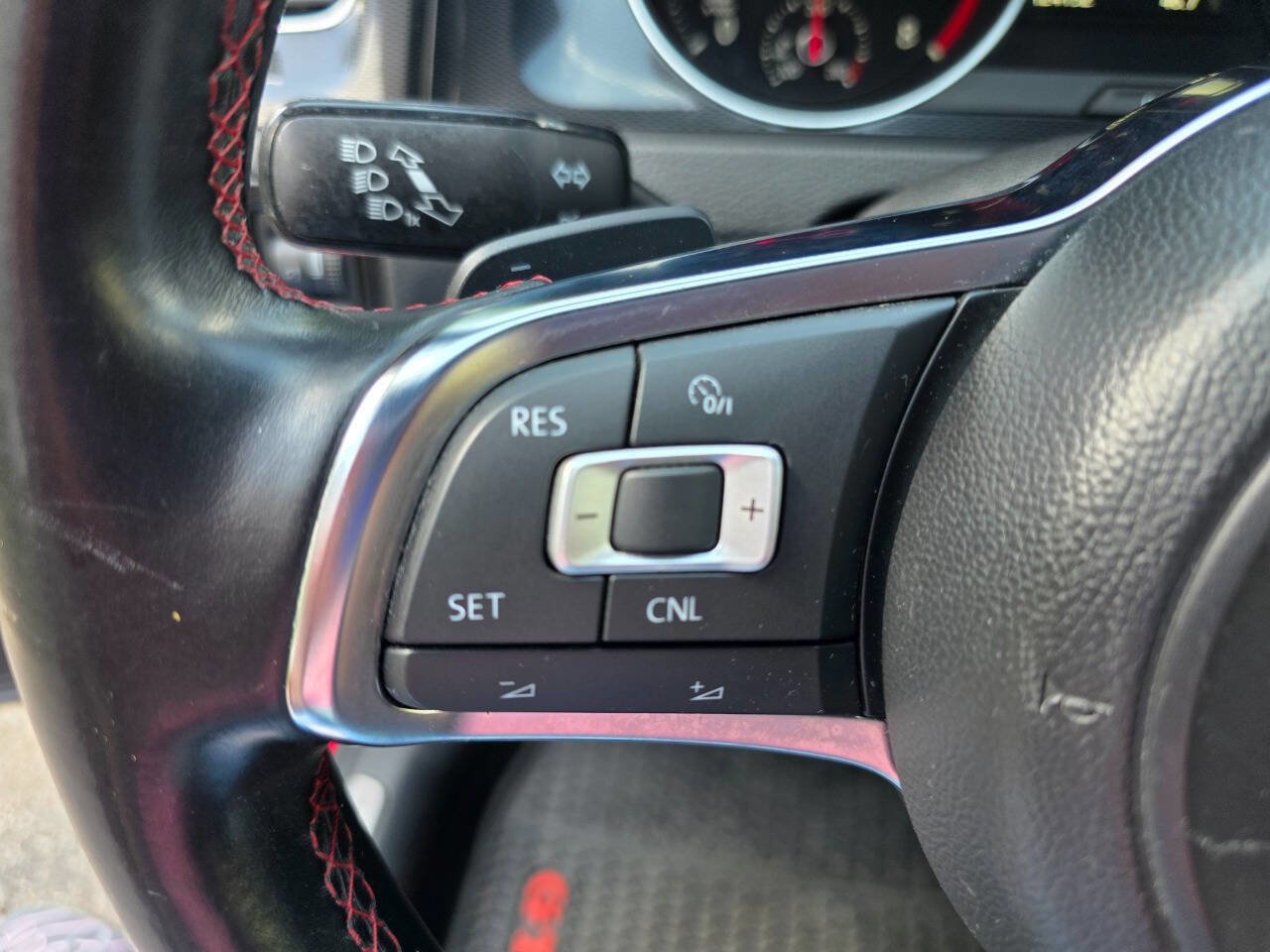 Used 2015 Volkswagen GTI SE w/ Lighting Package (SEL) FWD image 19