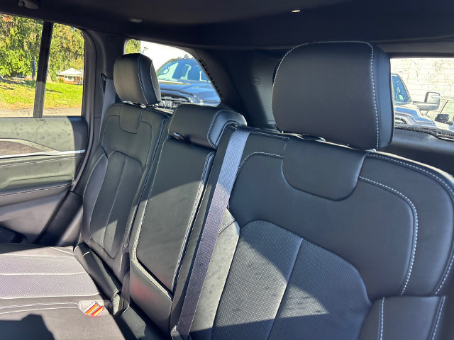 New 2027 Jeep Grand Cherokee Limited AWD/4WD image 3