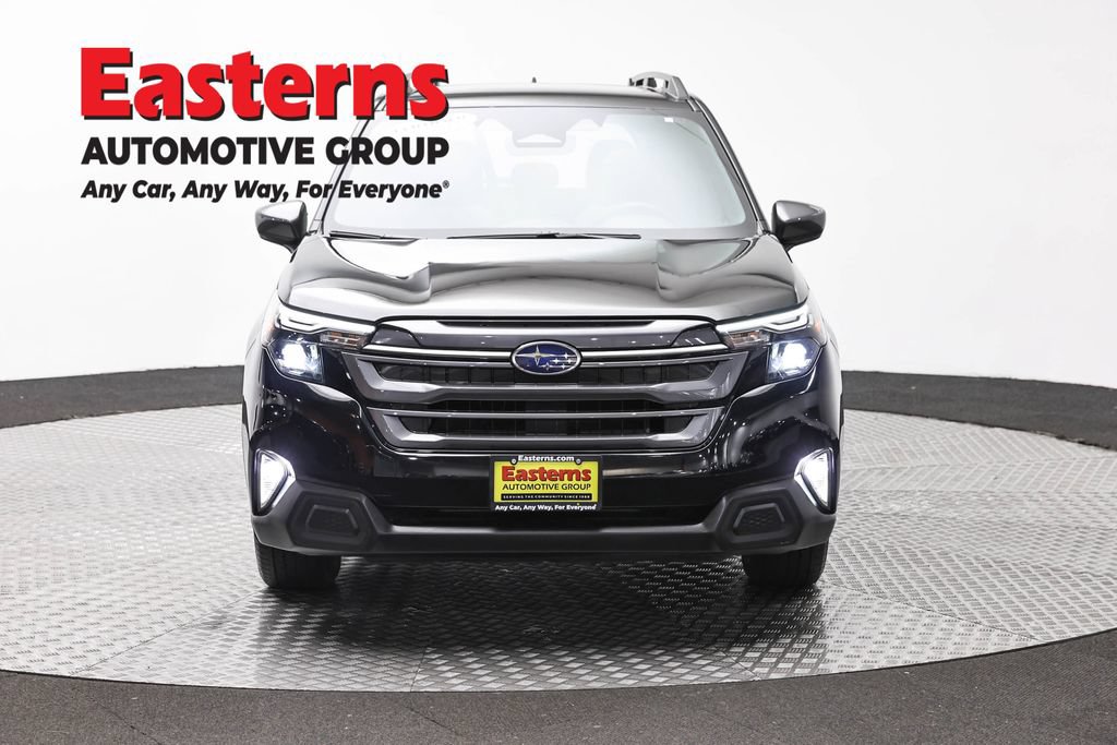 Used 2025 Subaru Forester Premium AWD/4WD image 4