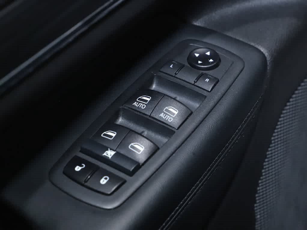 Used 2020 Jeep Grand Cherokee Limited AWD/4WD image 16