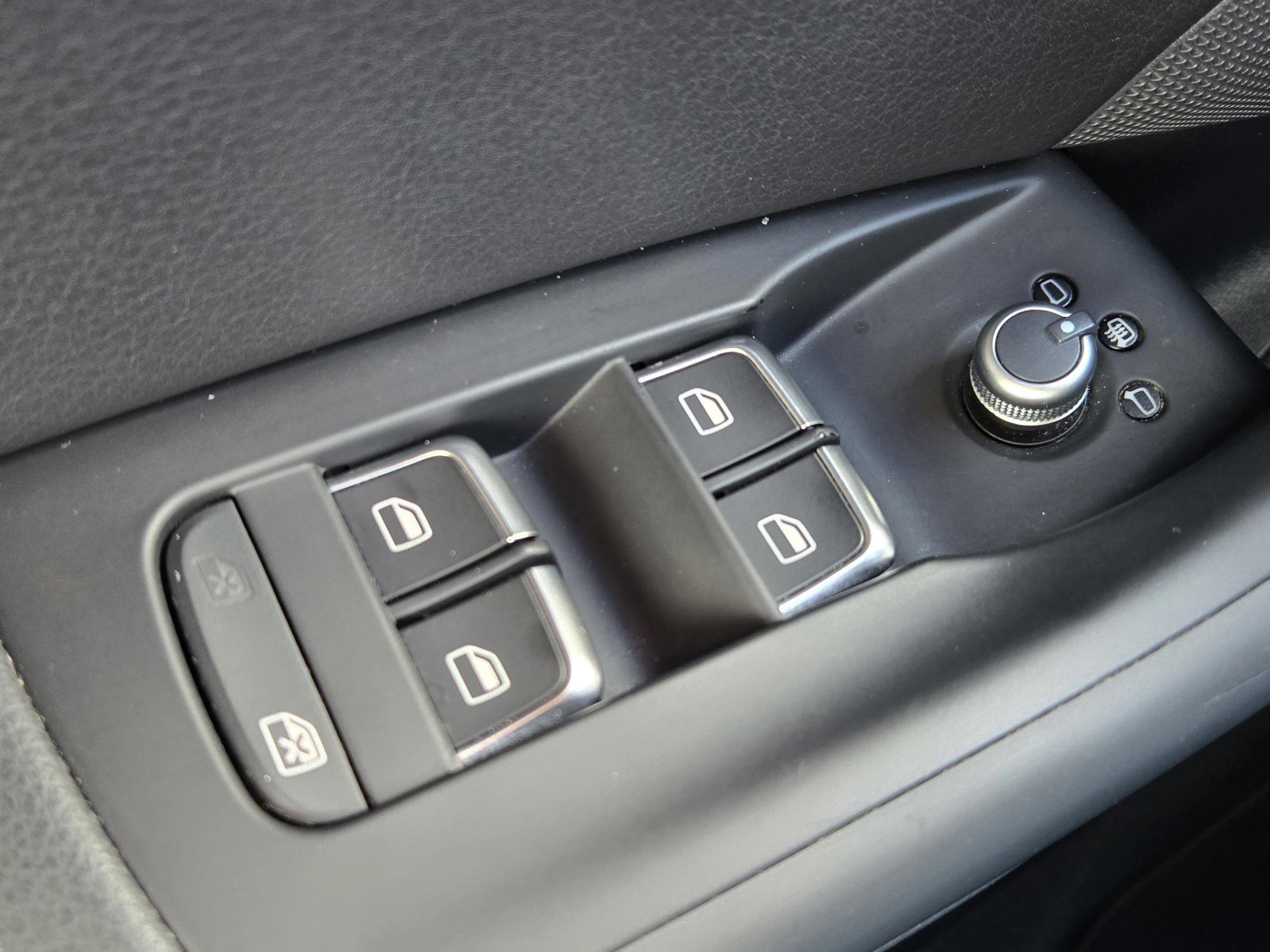 Used 2018 Audi Q3 2.0T Premium w/ Convenience Package image 32