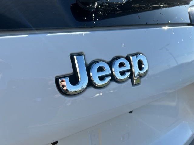 Used 2020 Jeep Cherokee Latitude w/ Cold Weather Group image 42