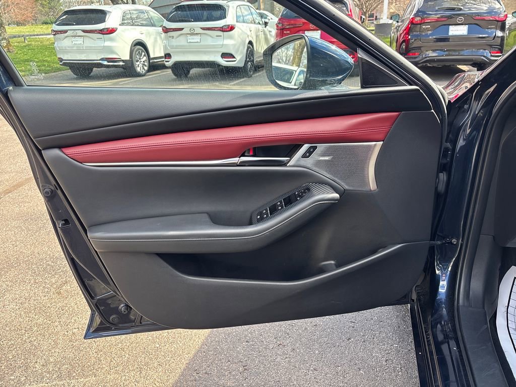 Used 2019 MAZDA MAZDA3 Hatchback w/ Premium Package image 10