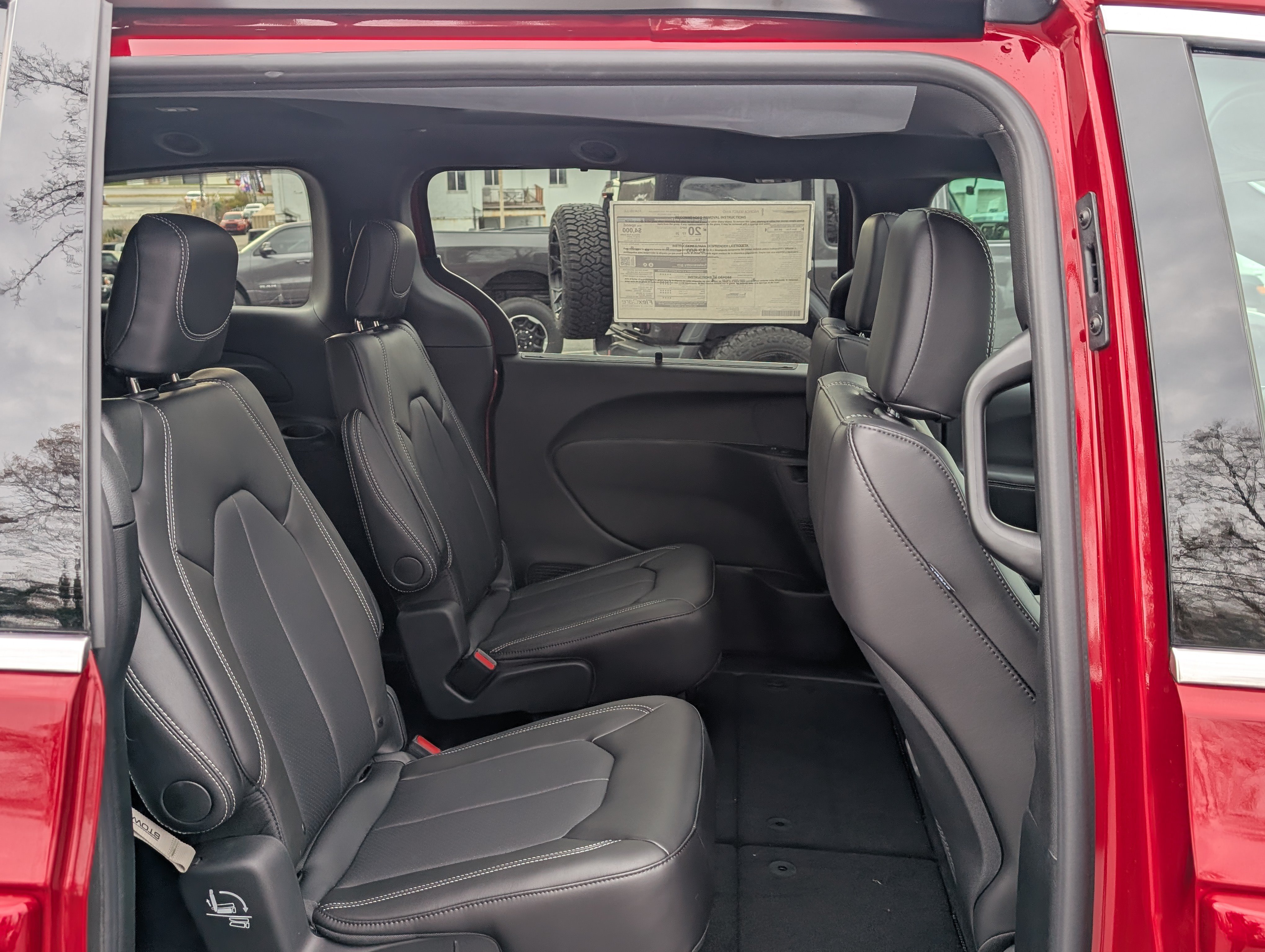 New 2026 Chrysler Pacifica Select AWD/4WD image 10