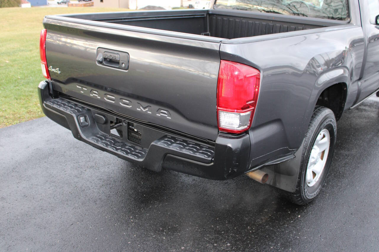 Used 2017 Toyota Tacoma 4x4 Access Cab image 5