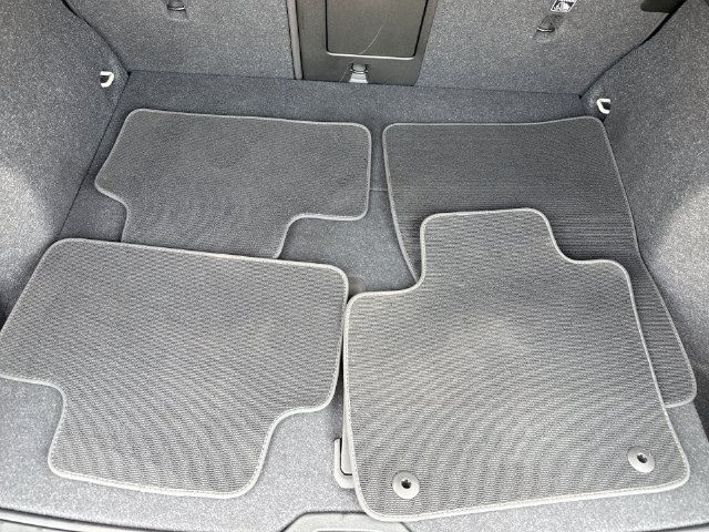 Certified 2025 Volvo XC40 B5 Ultra AWD/4WD image 24
