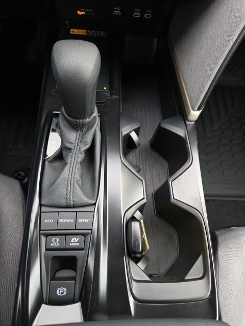 Used 2025 Toyota Camry LE image 18