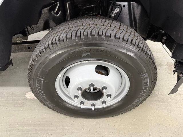 New 2026 Ford F350 XL w/ XL Chrome Package image 4