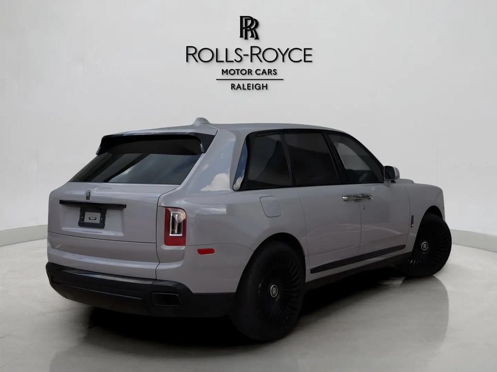 Used 2023 Rolls-Royce Cullinan Black Badge w/ Driver's Package AWD/4WD video 3
