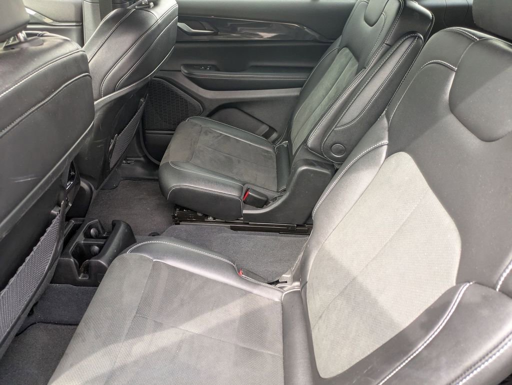 Used 2023 Jeep Grand Cherokee L Laredo image 22